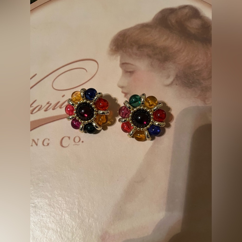 Elegant Multicolor Gemstone Ring - Picture 2 of 4